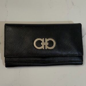 Salvatore Ferragamo Gancini Logo Long Black Leather Continental Wallet